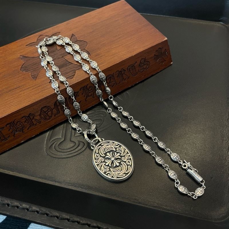 Ch*0me He**ts necklaces